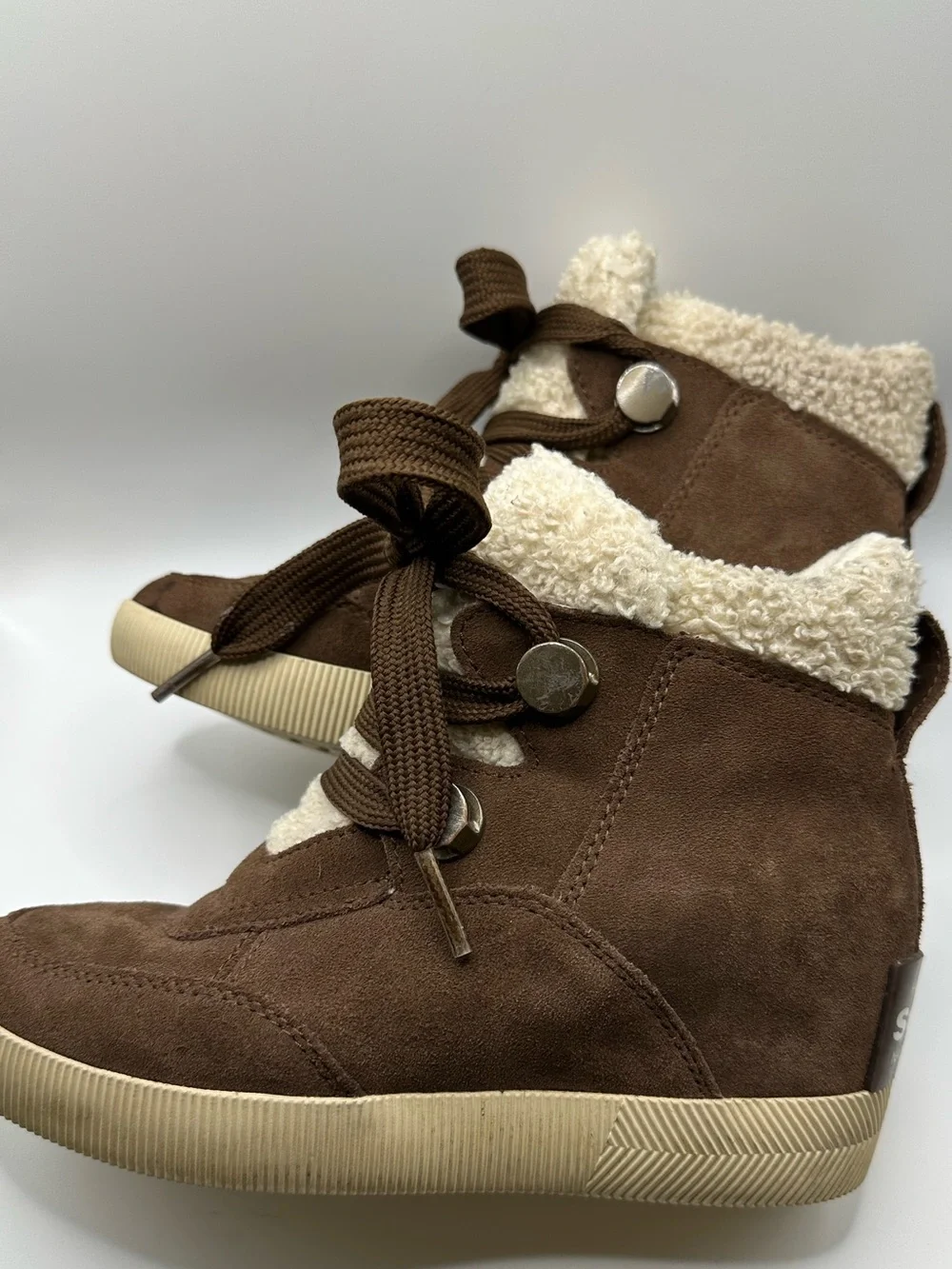 Sorel Brown Suede Lace-Up Winter Boots with Faux Fur Sherpa Collar